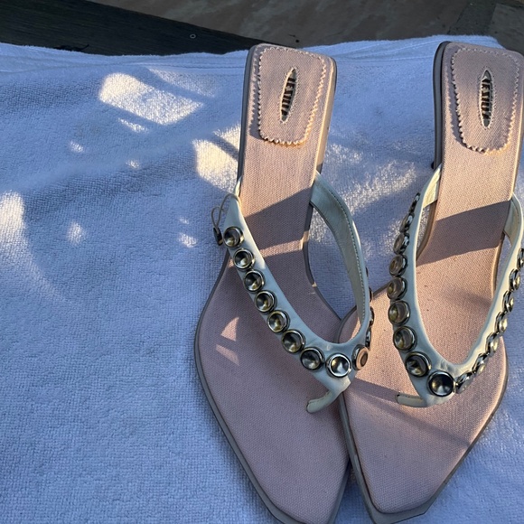 LE SILLA Studded Kitten Heel Slide Thong Sandal 9 39 - Picture 8 of 16